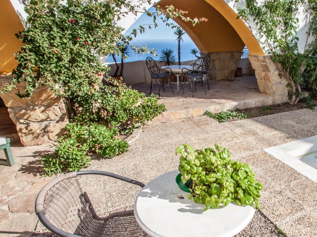 El Mirador Del Castillo Guest House Мохакар Екстериор снимка